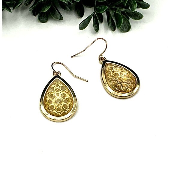 Gold Tone Teardrop Earrings With Intricate Lace Pattern Design - Picture 1 of 6
